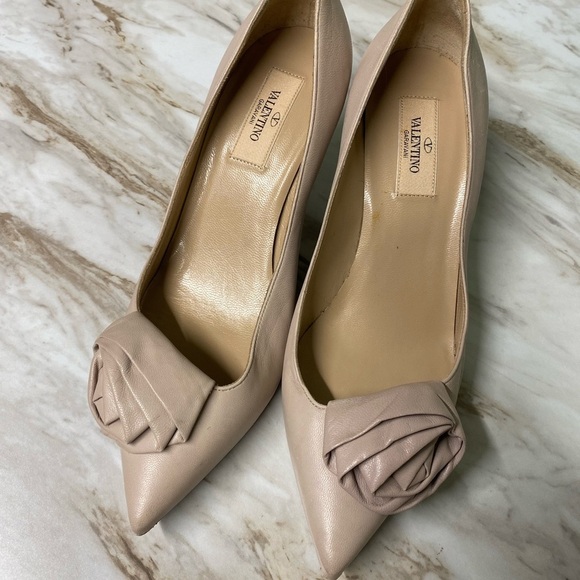 AUTHENTIC Valentino Garavani pink nude pointed toe heels and free neckla… - Picture 7 of 12